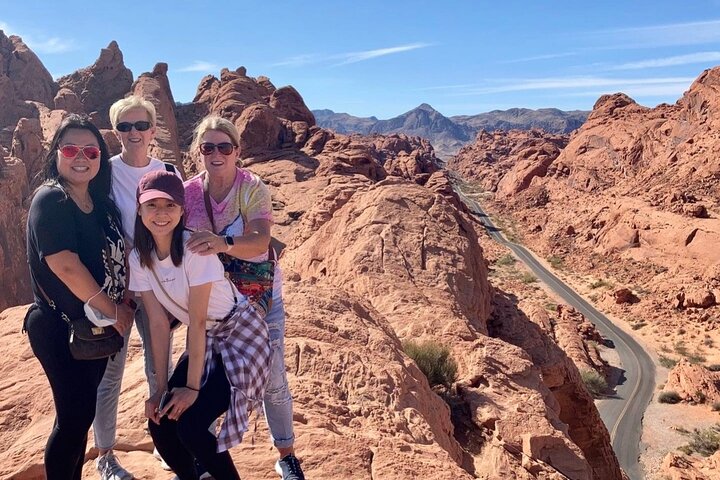Tour di un giorno nella Valle del Fuoco e nel Red Rock Canyon da Las Vegas, che mostra uniche formazioni di arenaria e paesaggi desertici, foto 26 | wizardtrip