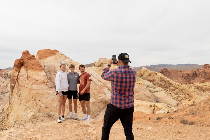 Tour di un giorno nella Valle del Fuoco e nel Red Rock Canyon da Las Vegas, che mostra uniche formazioni di arenaria e paesaggi desertici, foto 35 | wizardtrip