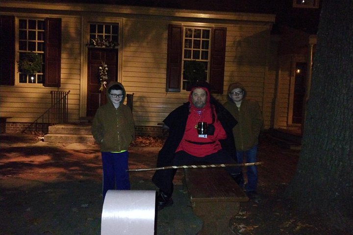 Een spookachtige nachtelijke wandeltocht in het historische Williamsburg die geesten, heksen en piraten verkent, foto 7 | wizardtrip