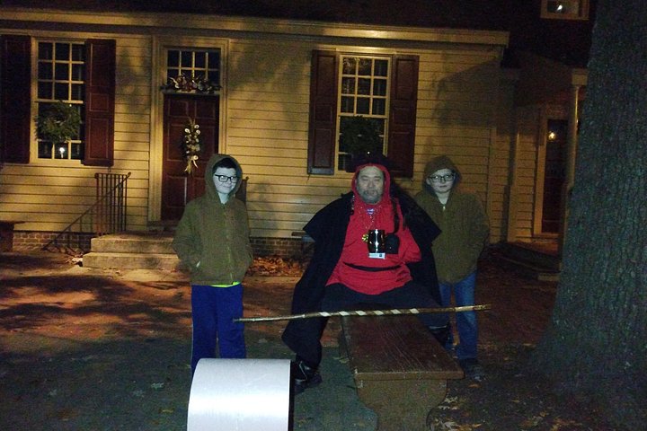 Een spookachtige nachtelijke wandeltocht in het historische Williamsburg die geesten, heksen en piraten verkent, foto 9 | wizardtrip