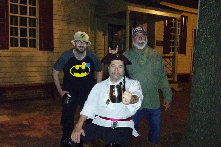 Een spookachtige nachtelijke wandeltocht in het historische Williamsburg die geesten, heksen en piraten verkent, foto 10 | wizardtrip