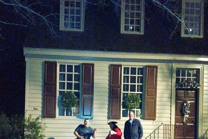 Een spookachtige nachtelijke wandeltocht in het historische Williamsburg die geesten, heksen en piraten verkent, foto 14 | wizardtrip