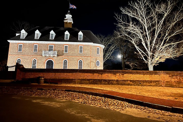 Een spookachtige nachtelijke wandeltocht in het historische Williamsburg die geesten, heksen en piraten verkent, foto 23 | wizardtrip