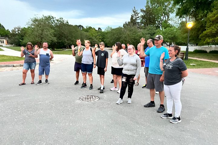 Een spookachtige nachtelijke wandeltocht in het historische Williamsburg die geesten, heksen en piraten verkent, foto 32 | wizardtrip