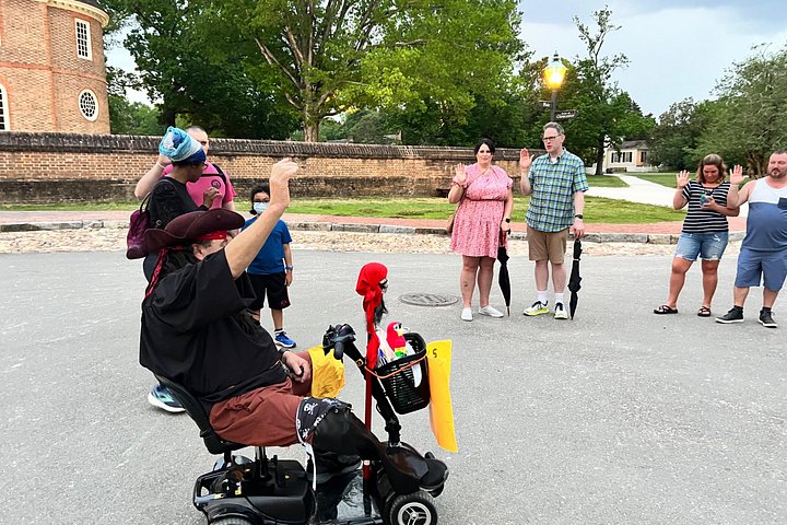 Een spookachtige nachtelijke wandeltocht in het historische Williamsburg die geesten, heksen en piraten verkent, foto 34 | wizardtrip