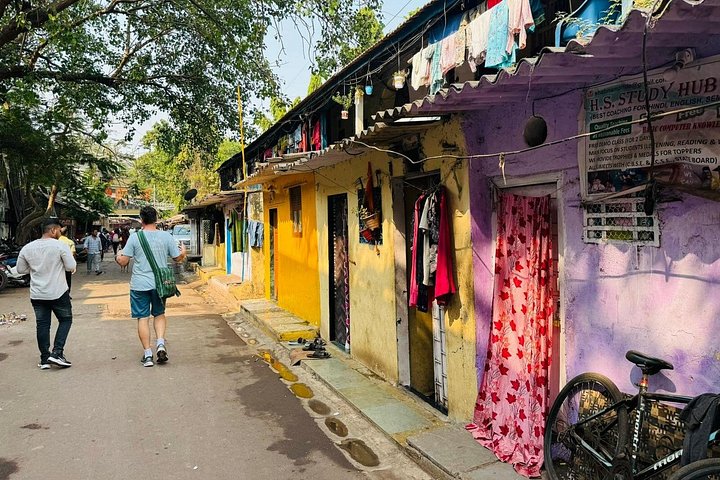 Utforska Dharavi slum och Dhobi Ghat tvättstuga i Mumbai på en guidad vandringstur, foto 12 | wizardtrip