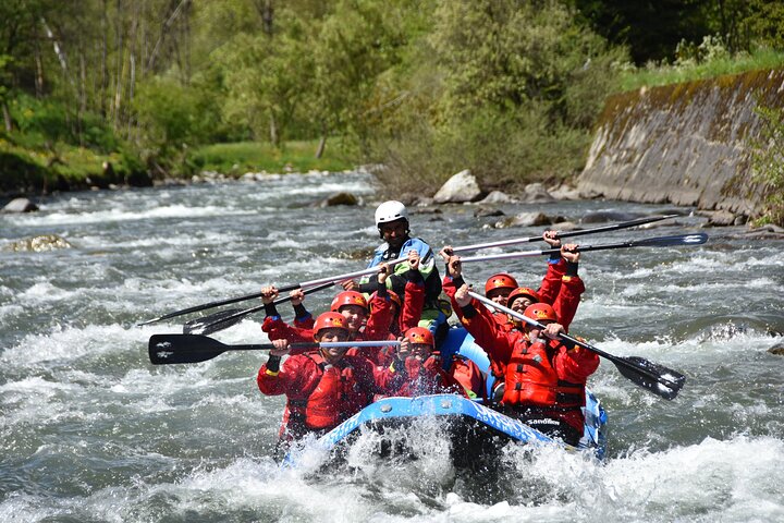 Aventura familiar de rafting en el río Noce en Trentino, Italia, foto 6 | wizardtrip
