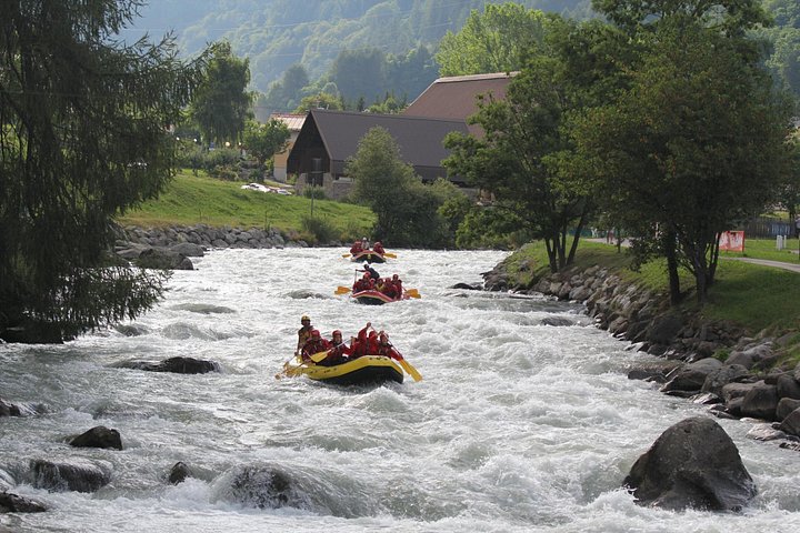 Aventura familiar de rafting en el río Noce en Trentino, Italia, foto 8 | wizardtrip