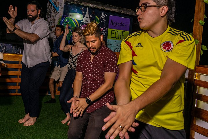 Learn Salsa and other Latin dances on a secret rooftop in Cartagena's Getsemani neighborhood, photo 8 | wizardtrip
