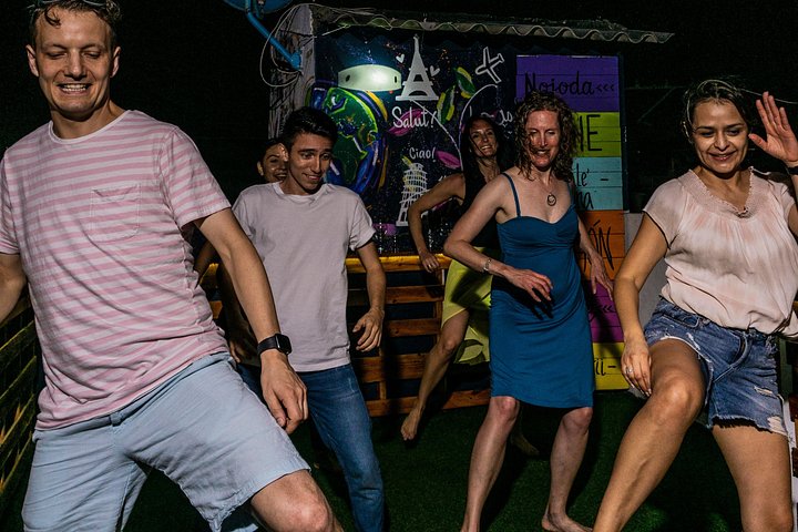 Learn Salsa and other Latin dances on a secret rooftop in Cartagena's Getsemani neighborhood, photo 12 | wizardtrip