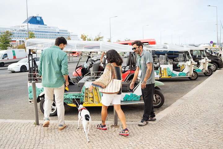 Tour privato in tuk-tuk elettrico alla scoperta dei quartieri storici e dei punti panoramici di Lisbona, foto 7 | wizardtrip