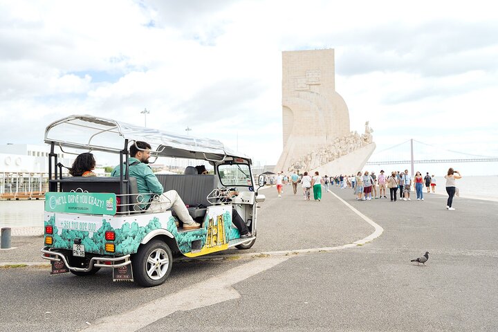 Tour privato in tuk-tuk elettrico alla scoperta dei quartieri storici e dei punti panoramici di Lisbona, foto 12 | wizardtrip