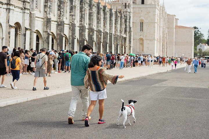 Tour privato in tuk-tuk elettrico alla scoperta dei quartieri storici e dei punti panoramici di Lisbona, foto 13 | wizardtrip
