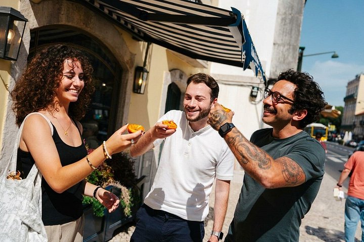Lisbon Private 5-Hour Eco Tuk-Tuk Tour with Local Tastings | wizardtrip
