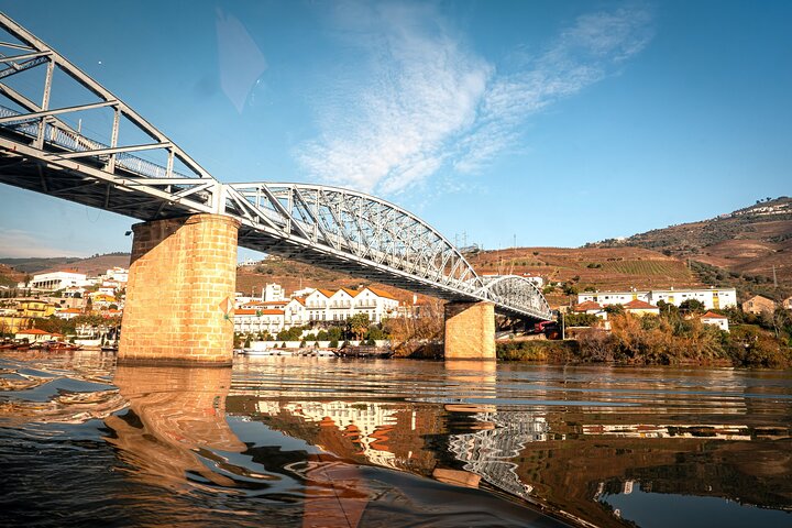 Small group tour exploring the Douro Valley, Portugal, with wine tasting and river cruise, photo 11 | wizardtrip