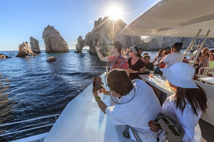 Crucero con cena al atardecer con vistas al Arco de Cabo San Lucas, foto 8 | wizardtrip
