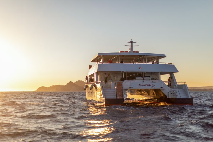 Crucero con cena al atardecer con vistas al Arco de Cabo San Lucas, foto 9 | wizardtrip