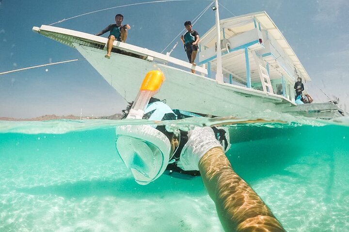 Schnorchelabenteuer auf den Gili-Inseln, Indonesien, mit Schildkröten und Unterwasserstatuen, Foto 6 | wizardtrip