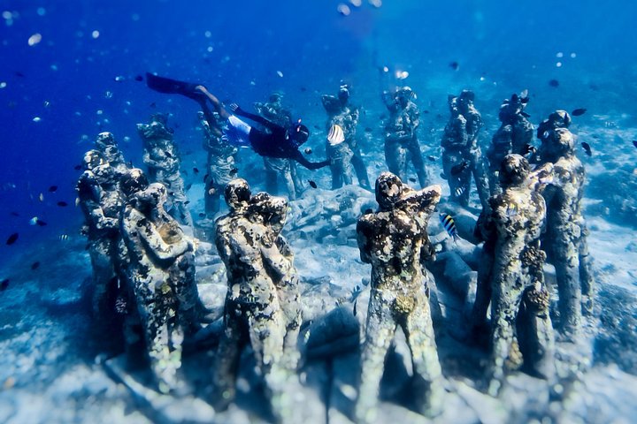 Schnorchelabenteuer auf den Gili-Inseln, Indonesien, mit Schildkröten und Unterwasserstatuen, Foto 7 | wizardtrip