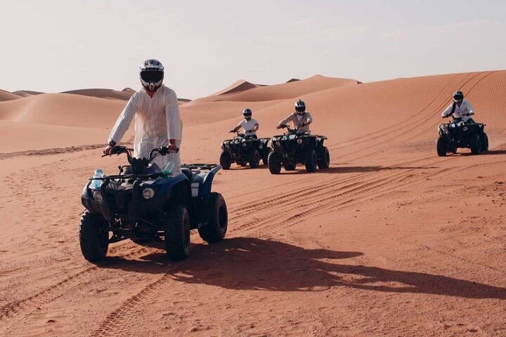 Upplev en spännande ökensafari i Doha, Qatar, med dune bashing, sandboarding och kamelridning, foto 20 | wizardtrip