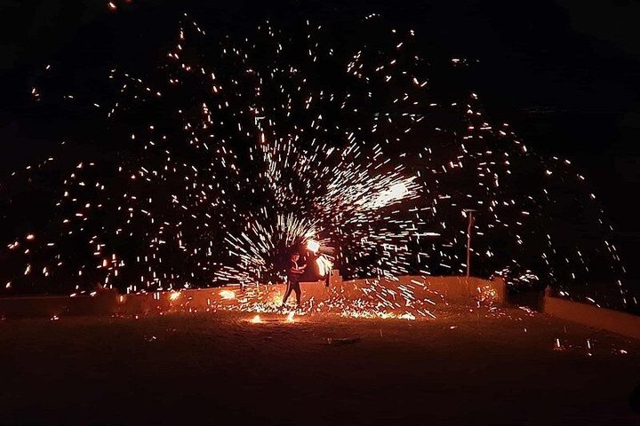Ervaar een magisch diner bij zonsondergang in de Agafay-woestijn bij Marrakech met Berbermuziek en een vuurshow, foto 15 | wizardtrip