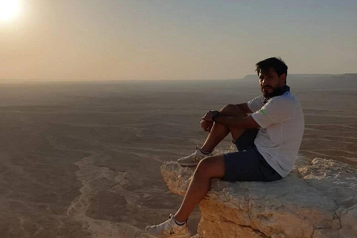 Découvrez le spectaculaire Bord du Monde à Riyad avec une randonnée guidée, une balade à dos de dromadaire et un campement dans le désert, photo 11 | wizardtrip