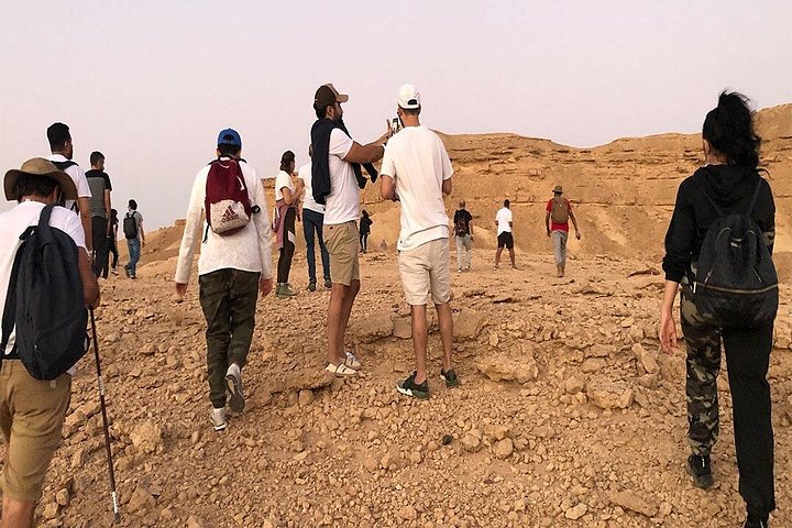 Découvrez le spectaculaire Bord du Monde à Riyad avec une randonnée guidée, une balade à dos de dromadaire et un campement dans le désert, photo 13 | wizardtrip