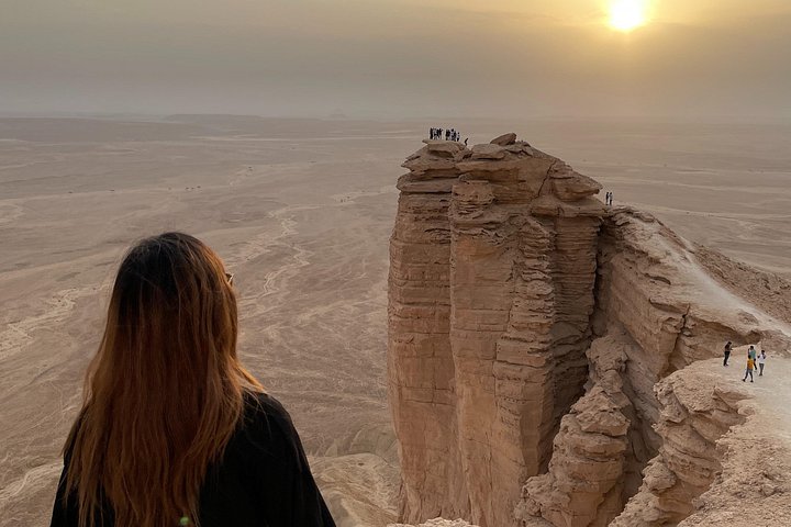 Découvrez le spectaculaire Bord du Monde à Riyad avec une randonnée guidée, une balade à dos de dromadaire et un campement dans le désert, photo 16 | wizardtrip
