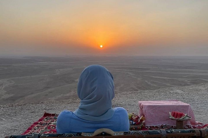 Découvrez le spectaculaire Bord du Monde à Riyad avec une randonnée guidée, une balade à dos de dromadaire et un campement dans le désert, photo 22 | wizardtrip