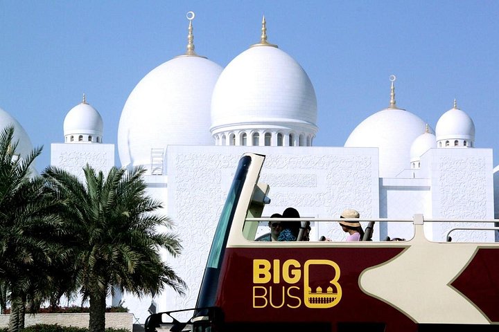 Circuit en bus hop-on hop-off explorant les sites d'Abu Dhabi comme la Grande Mosquée et le Louvre, photo 6 | wizardtrip