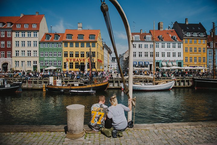 Utforska Köpenhamns höjdpunkter, från charmiga Nyhavn till kungliga palats, på en guidad vandringstur, foto 9 | wizardtrip