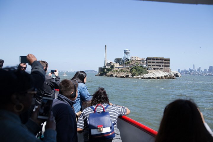 San Francisco Bay cruise with views of the Golden Gate Bridge and Alcatraz, photo 10 | wizardtrip