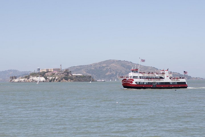 San Francisco Bay cruise with views of the Golden Gate Bridge and Alcatraz, photo 14 | wizardtrip