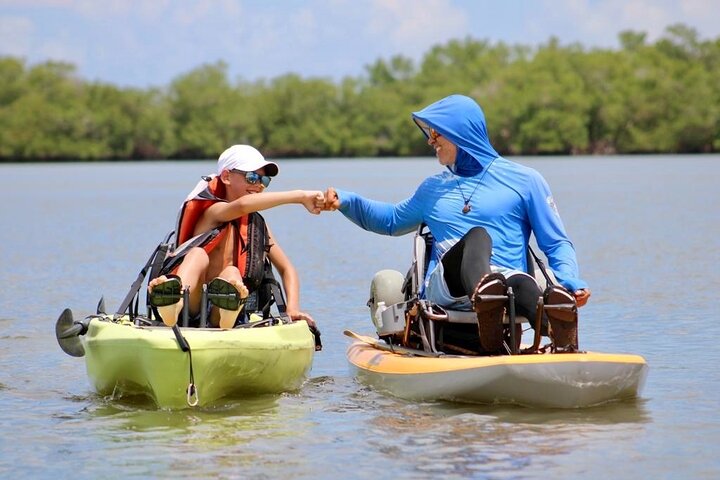 Nyt en avslappende kajakktur som utforsker mangrover og dyreliv på Marco Island, Florida, foto 39 | wizardtrip