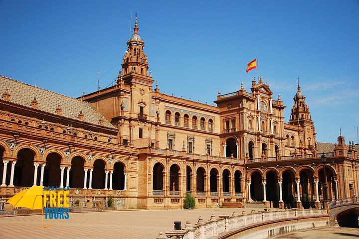A guided walking tour exploring Seville's monumental landmarks and historic squares, photo 15 | wizardtrip