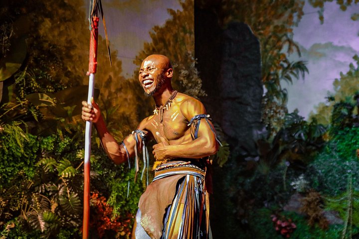Una vivace rappresentazione teatrale che mostra la cultura e lo storytelling africano alle Cascate Vittoria, foto 6 | wizardtrip