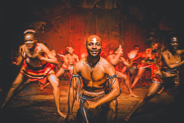 Una vivace rappresentazione teatrale che mostra la cultura e lo storytelling africano alle Cascate Vittoria, foto 15 | wizardtrip