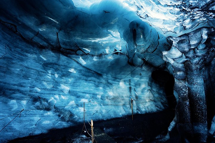 Explorez une magnifique grotte de glace naturelle en Islande avec équipement guidé et conseils d'experts, photo 10 | wizardtrip