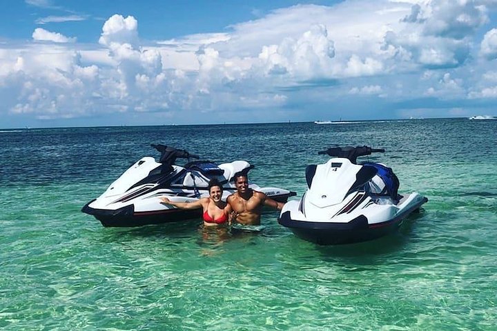 Thrill-seekers enjoy a guided jet ski tour around Key West, exploring scenic coastlines and famous landmarks, photo 14 | wizardtrip