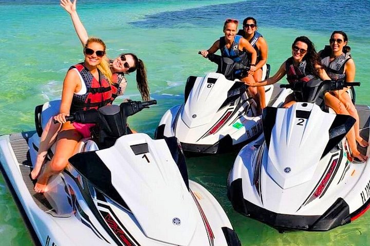 Thrill-seekers enjoy a guided jet ski tour around Key West, exploring scenic coastlines and famous landmarks, photo 18 | wizardtrip