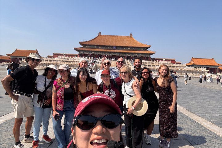 A comprehensive day tour of Beijing's most famous landmarks, including Tiananmen Square, the Forbidden City, and the Great Wall, photo 7 | wizardtrip