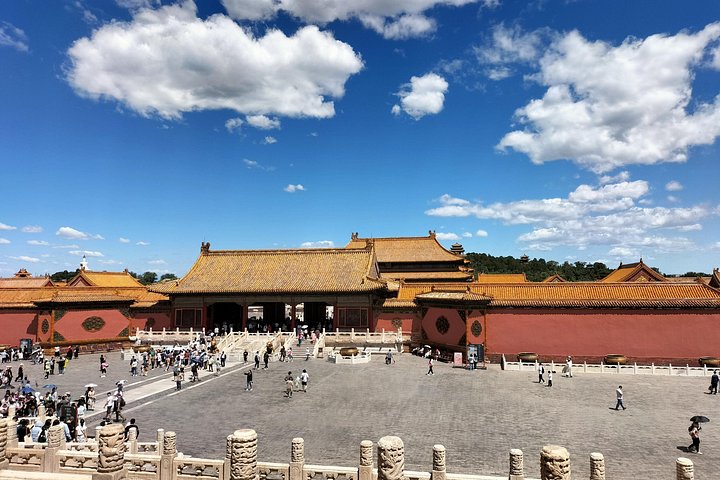 A comprehensive day tour of Beijing's most famous landmarks, including Tiananmen Square, the Forbidden City, and the Great Wall, photo 23 | wizardtrip
