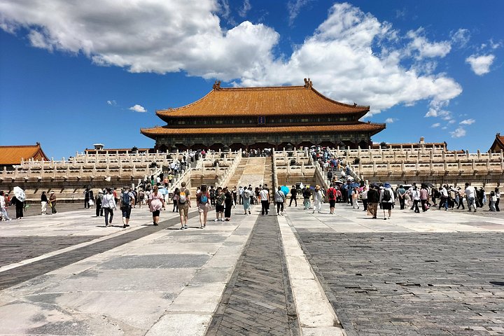 A comprehensive day tour of Beijing's most famous landmarks, including Tiananmen Square, the Forbidden City, and the Great Wall, photo 26 | wizardtrip