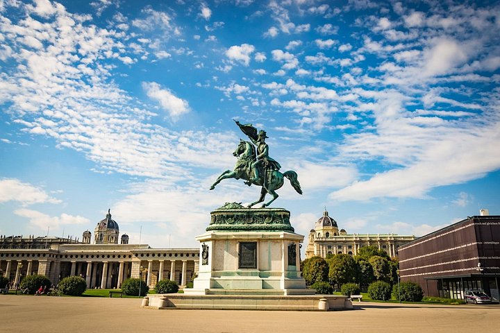Entdecken Sie die Wiener Hofburg, das Sisi Museum und kaiserliche Gärten auf einer geführten Tour ohne Anstehen, Foto 21 | wizardtrip