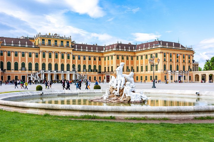 Visite guidée du Palais de Schönbrunn et de ses jardins à Vienne, Autriche, avec accès coupe-file, photo 14 | wizardtrip