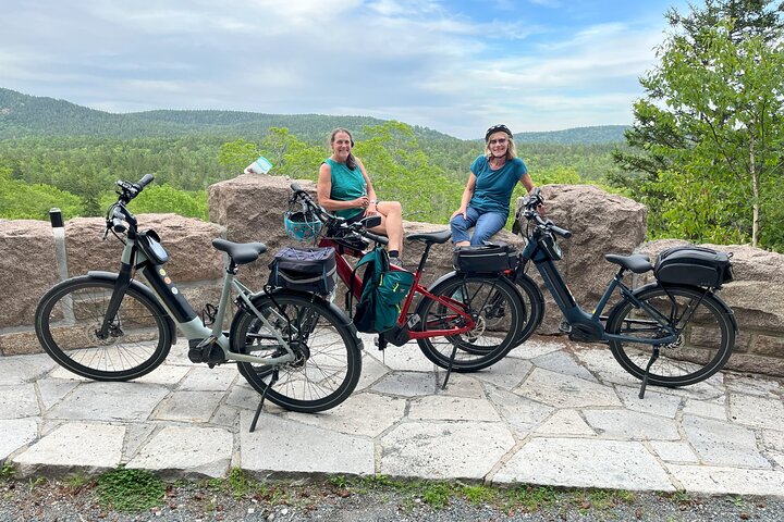 Selvguidede elsykkelturer gjennom Acadia National Parks naturskjønne carriage roads, foto 6 | wizardtrip