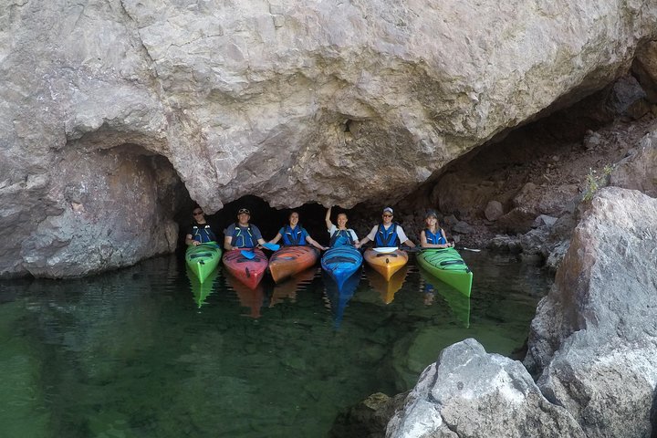 Kayakers paddle through the stunning Black Canyon towards Emerald Cove on the Colorado River near Las Vegas, photo 9 | wizardtrip