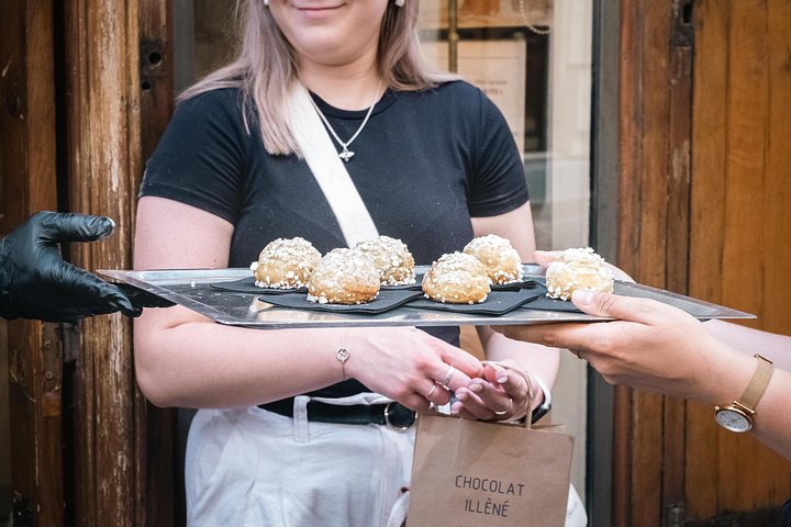 En gourmetvandringstur med mat- och vinprovning genom Montmartres charmiga gator i Paris, foto 8 | wizardtrip
