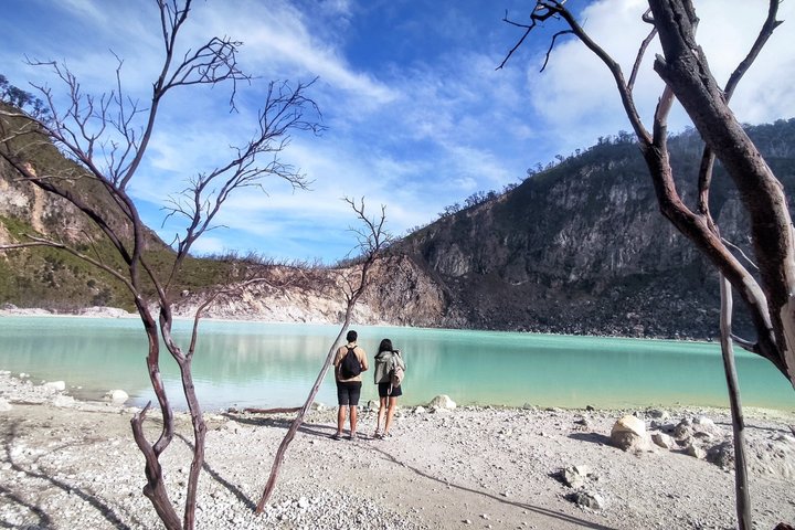 Privétour van White Crater, theevelden en warmwaterbronnen in Bandung, Indonesië, foto 21 | wizardtrip