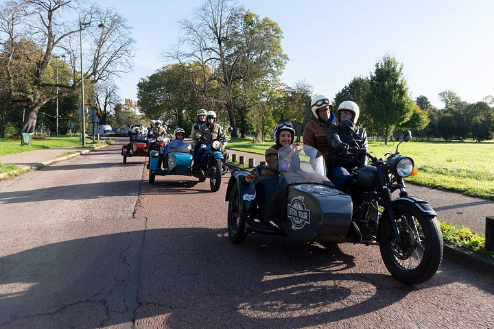 Tours en sidecar vintage à Paris, exploration des monuments emblématiques et des rues charmantes, photo 6 | wizardtrip